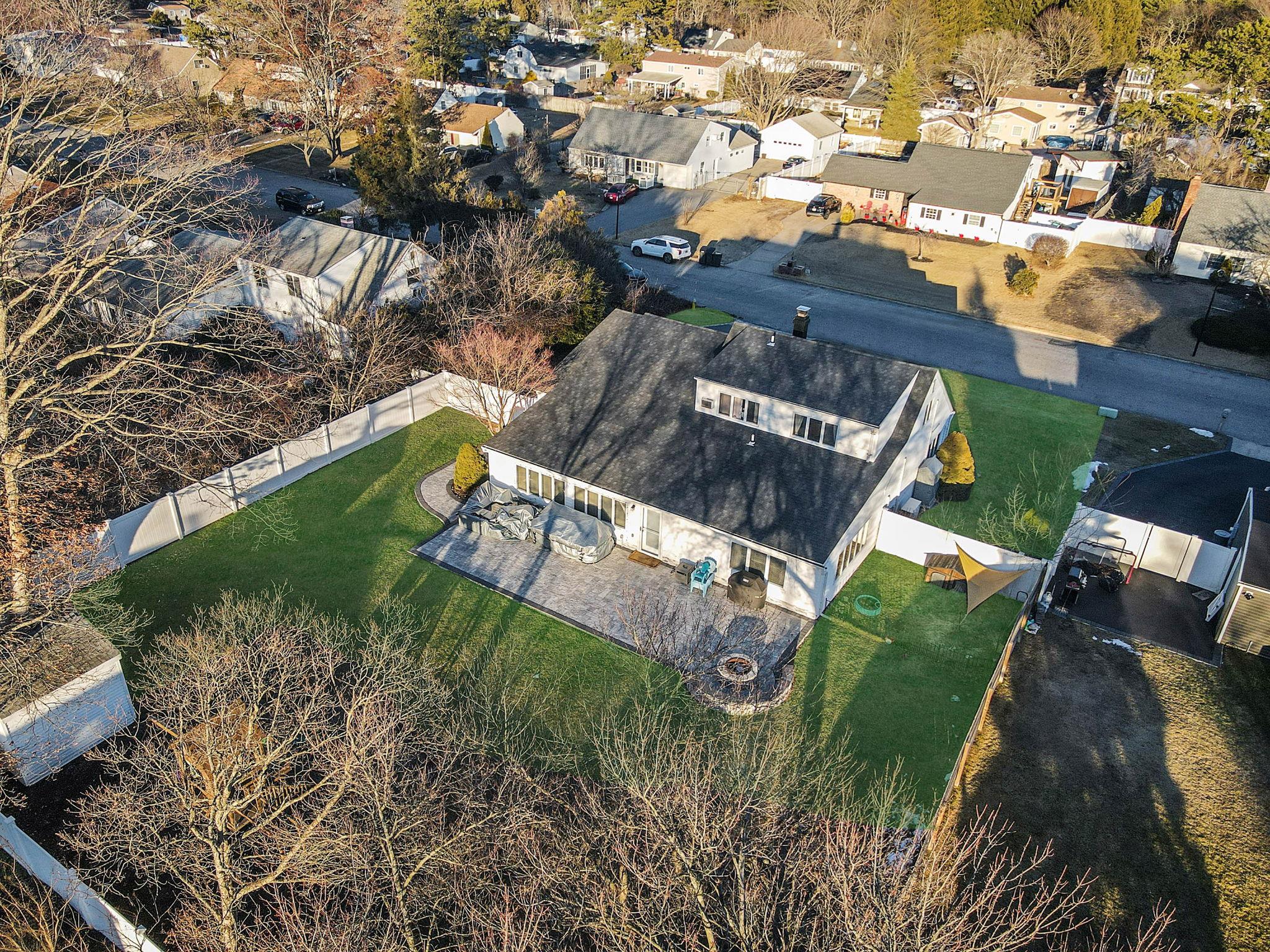 22 Torrey Pine Lane, Medford, New York image 32