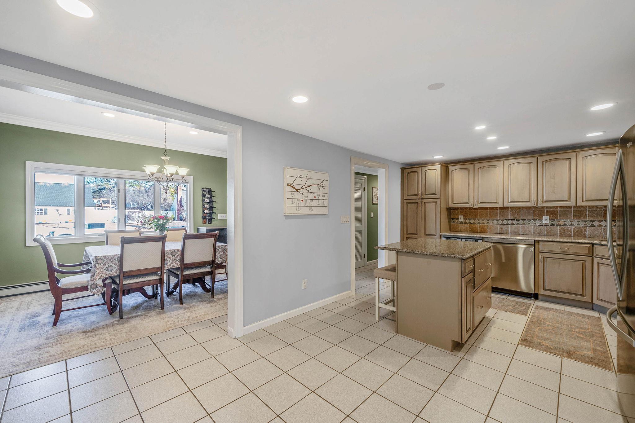 22 Torrey Pine Lane, Medford, New York image 9