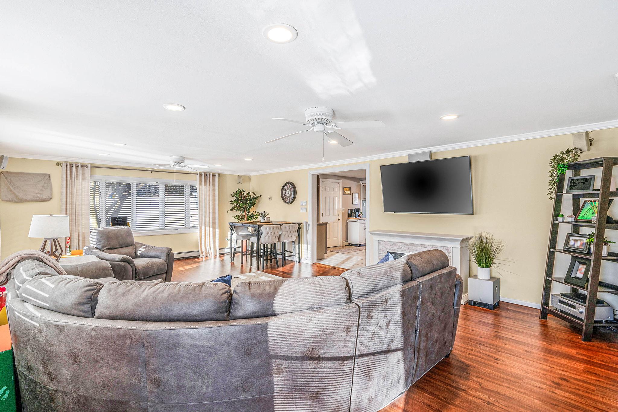 22 Torrey Pine Lane, Medford, New York image 13