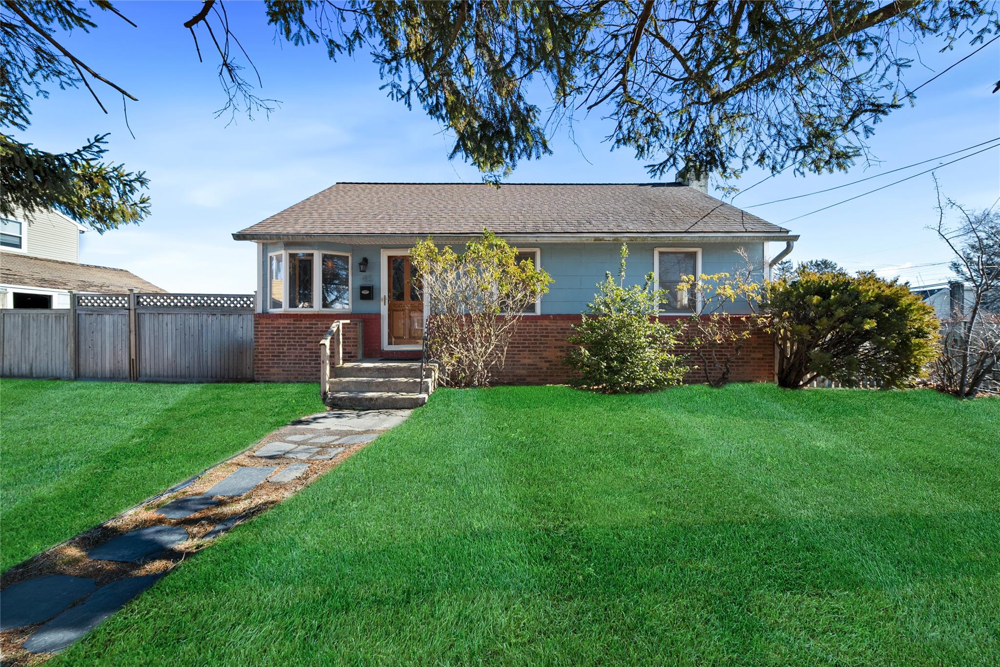 45 Parliament Place, North Babylon, New York image 1