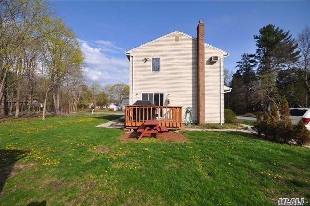Photo of 18 Larsen Avenue, Smithtown, NY 11787 (MLS # 1063231)