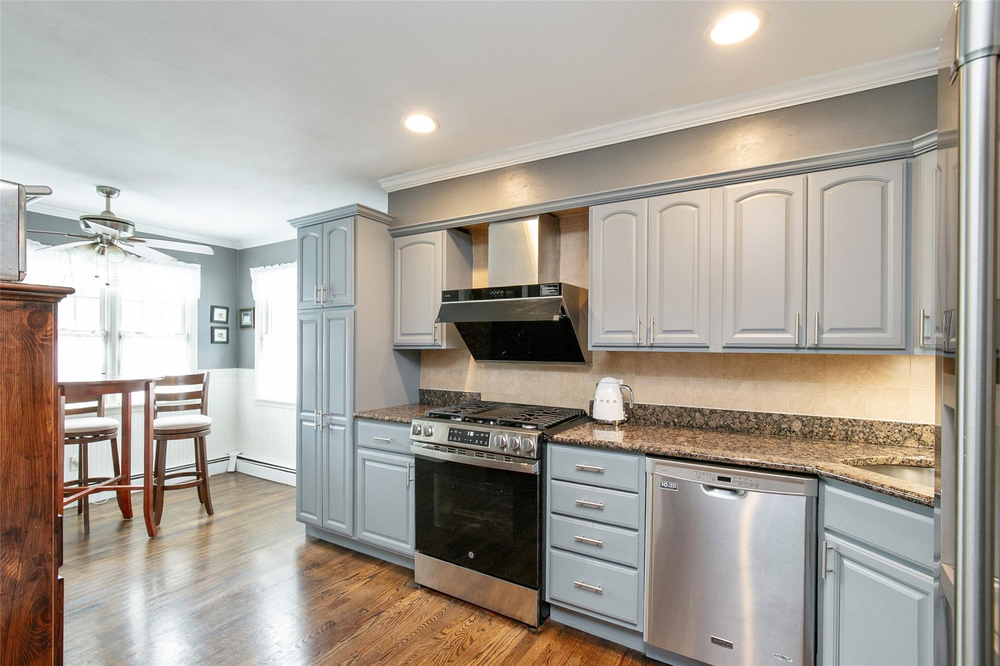 6 Willow Drive, Massapequa Park, New York image 8