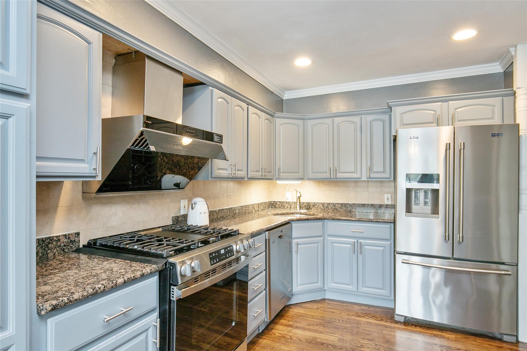 6 Willow Drive, Massapequa Park, New York image 5