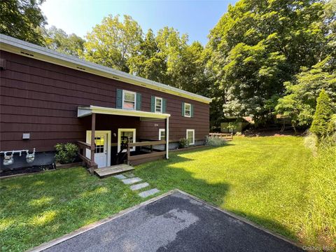 Multifamily For Rent - 328 E Broadway<br/> Suffolk County, Port Jefferson, NY 11777