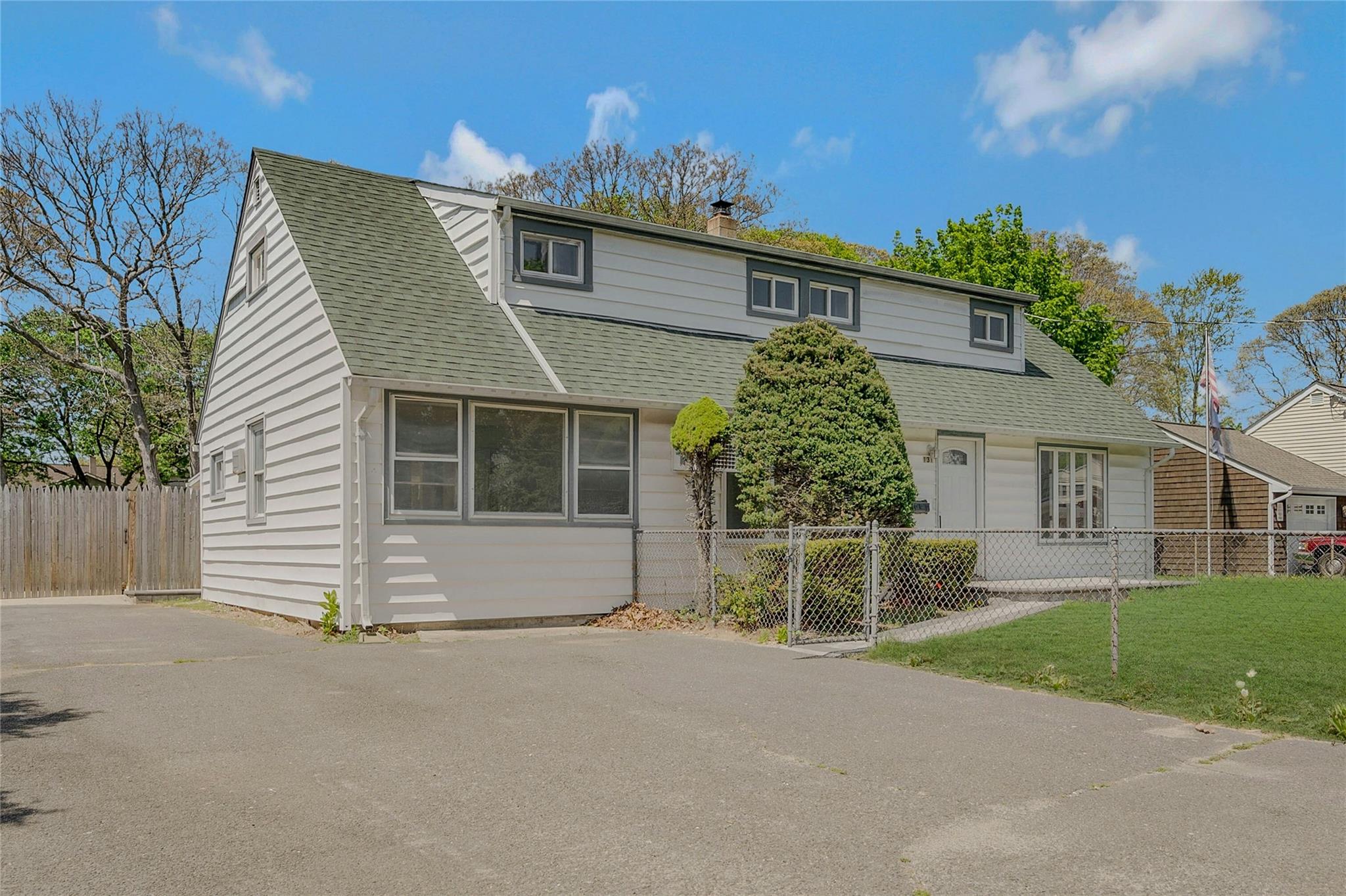 131 Stanley Drive, Centereach, New York image 2