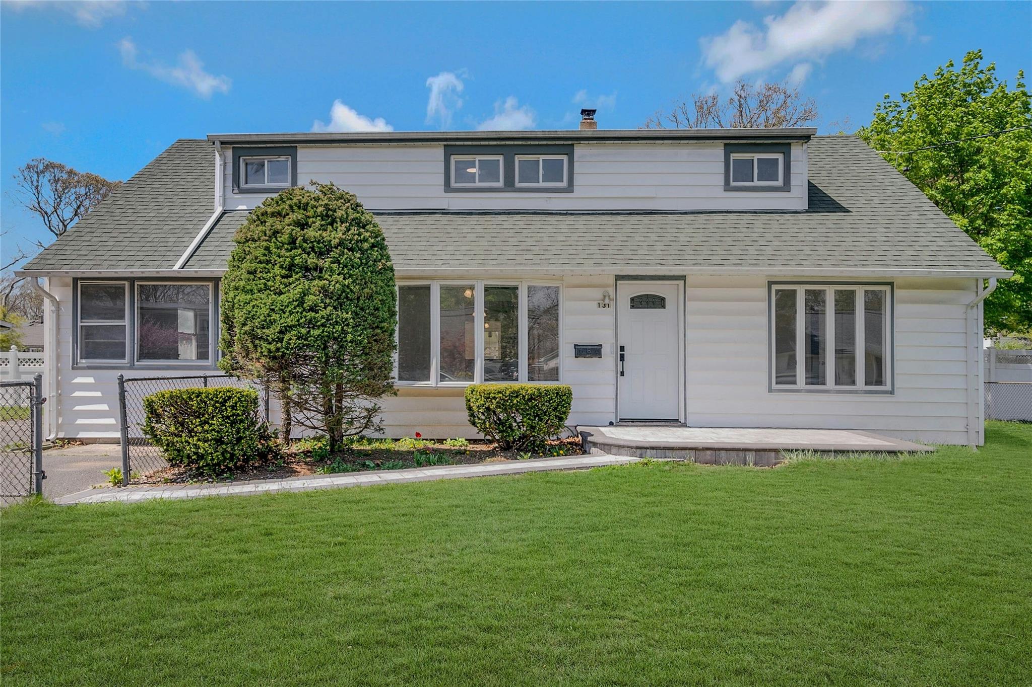 131 Stanley Drive, Centereach, New York image 1