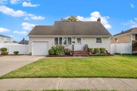 186 11th Street Bethpage NY 11714