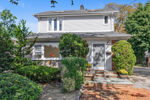 Homes For Sale - 585 Seaman Avenue<br/> Baldwin, NY 11510