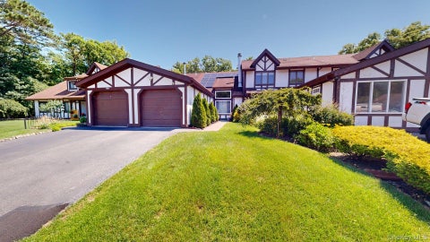 Condo For Sale - 10 Amesworth Court<br/> Middle Island, NY 11953