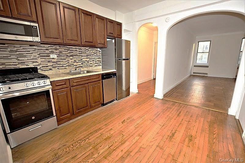 41-30 46 Street #3K, Sunnyside NY 11104