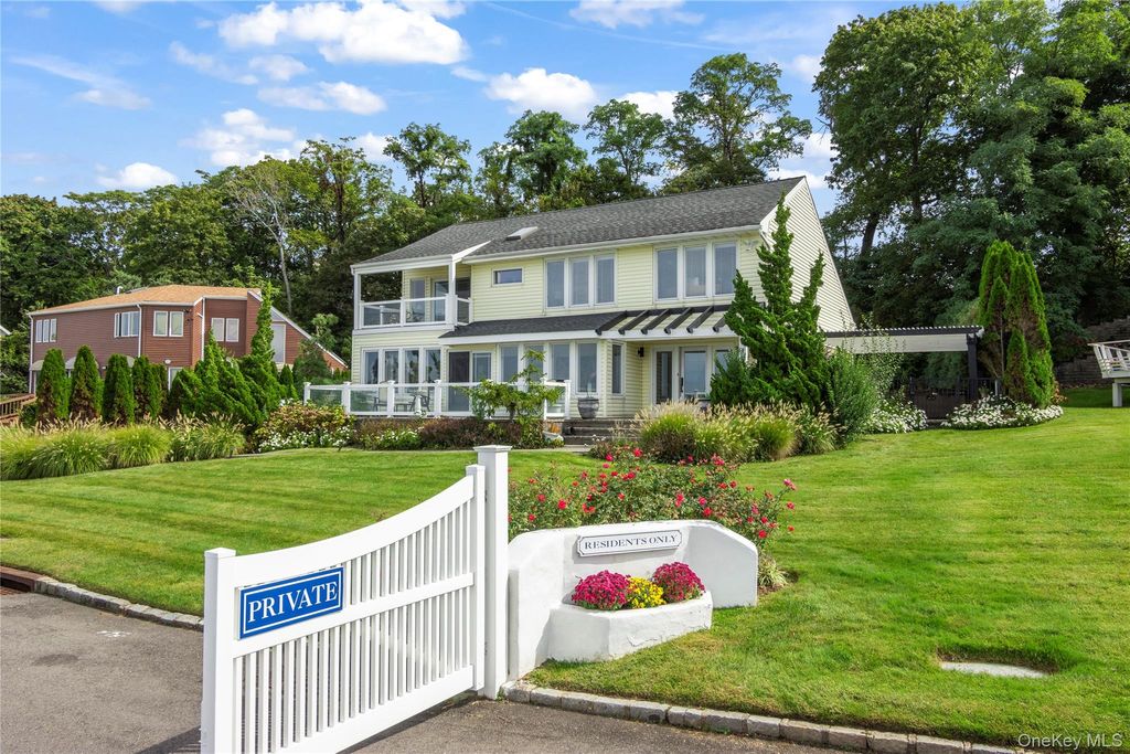 Photo of 27 Mohring Bay Court, Bayville, NY 11709 (MLS # 922169)