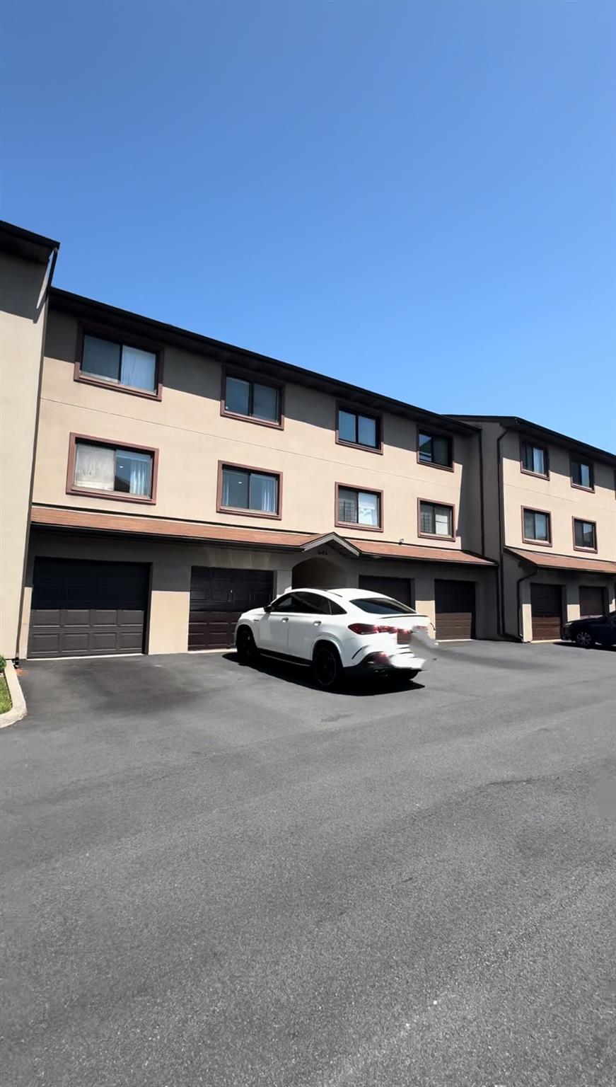 115th Street 524C, Flushing, Queens, NY - 2 Bedrooms  
2 Bathrooms  
5 Rooms - 