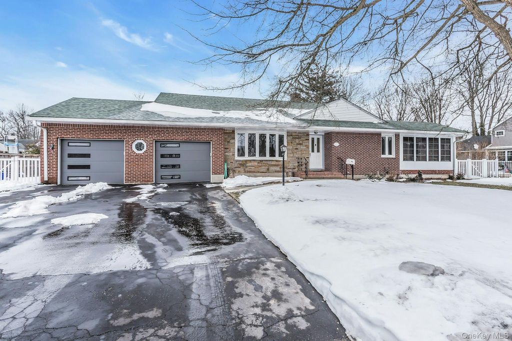 Photo of 56 Dowsing Place, Amityville, NY 11701 (MLS # 965580)