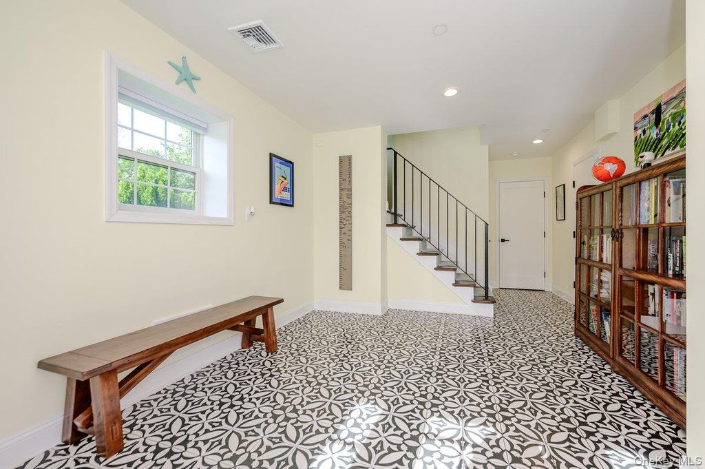 Photo of 75 Curley Street, Long Beach, NY 11561 (MLS # 1004336)