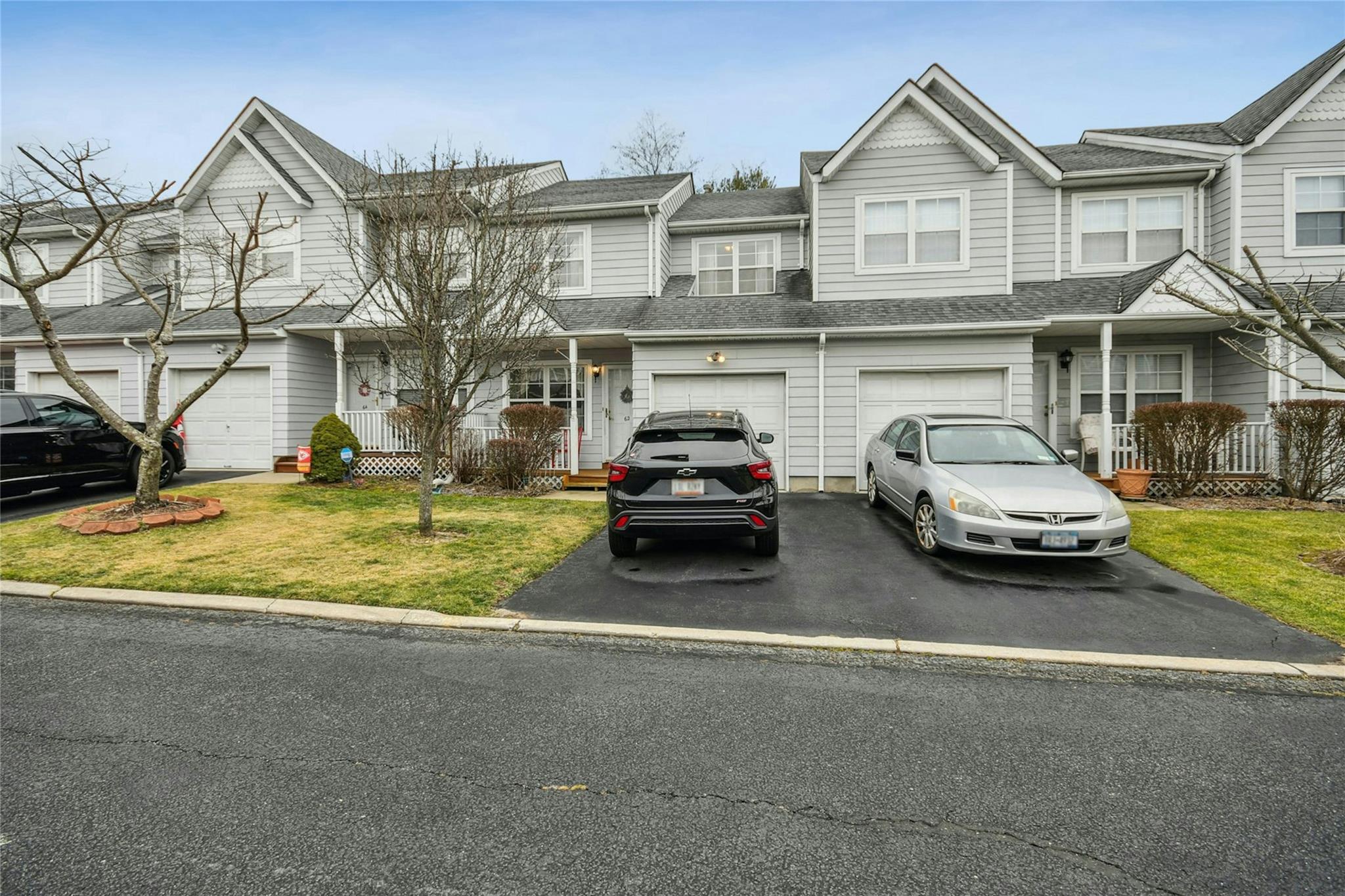 62 Pleasantview Drive, Central Islip, New York image 2