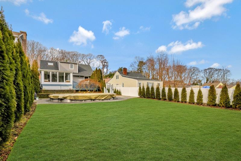 97 Summers Street, Oyster Bay, New York image 4