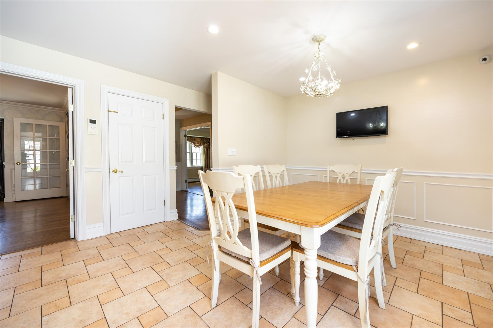 30 Knoll Lane, Glen Head, New York image 9
