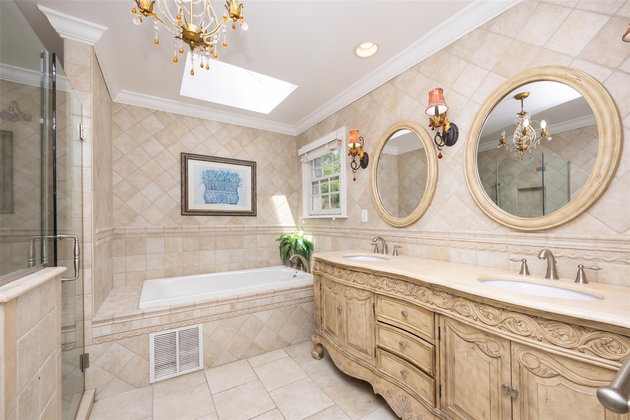 30 Knoll Lane, Glen Head, New York image 12
