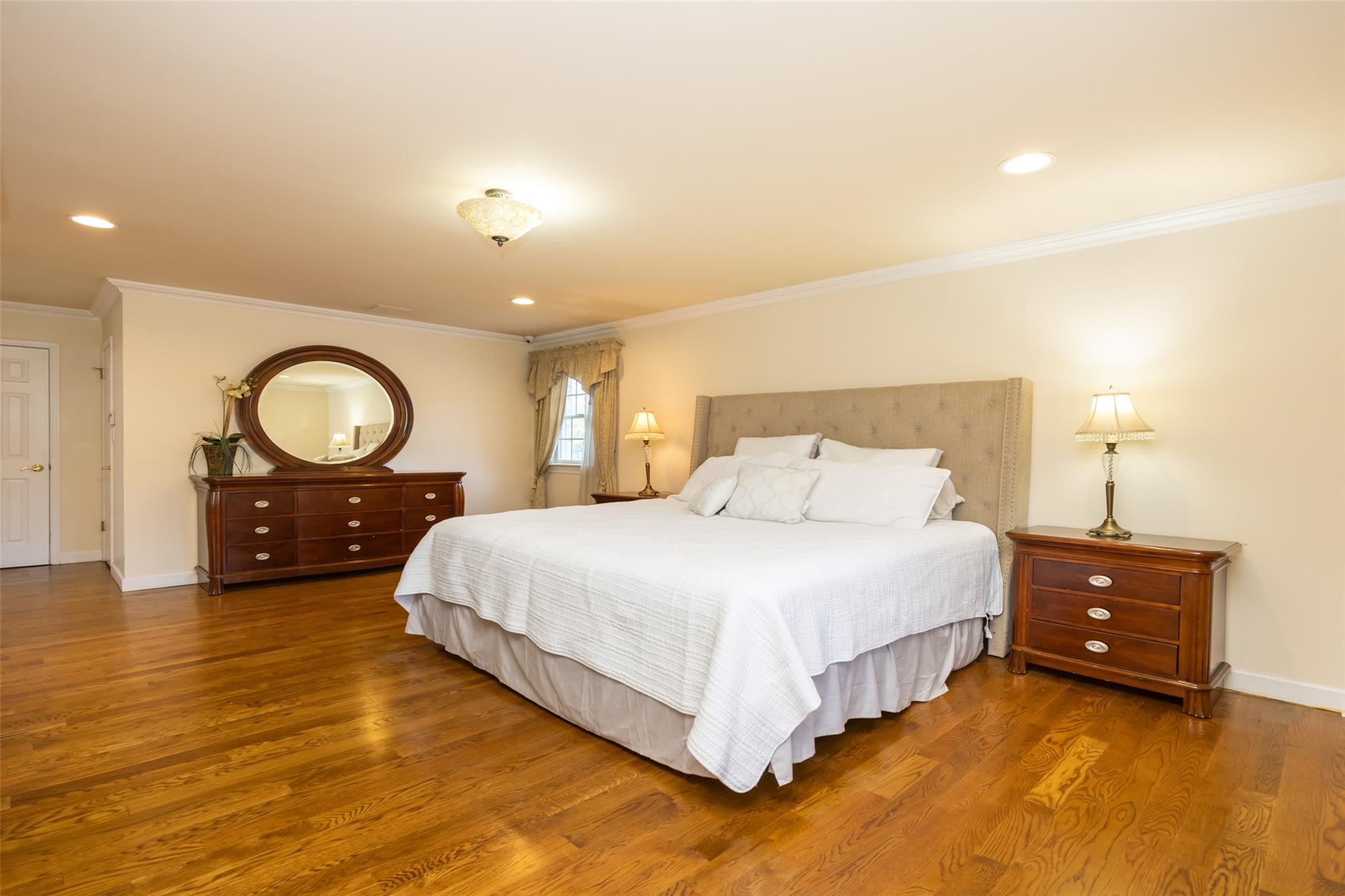 30 Knoll Lane, Glen Head, New York image 11