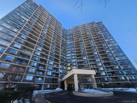 Homes For Sale - 1 Bay Club Dr #8 U<br/> Bayside, NY 11360