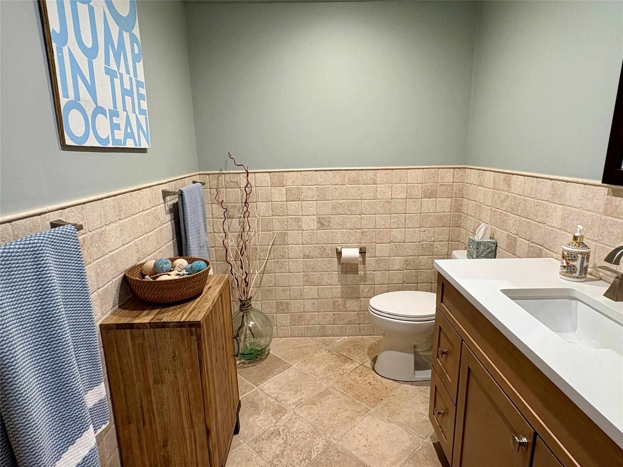 260 W Broadway 2B