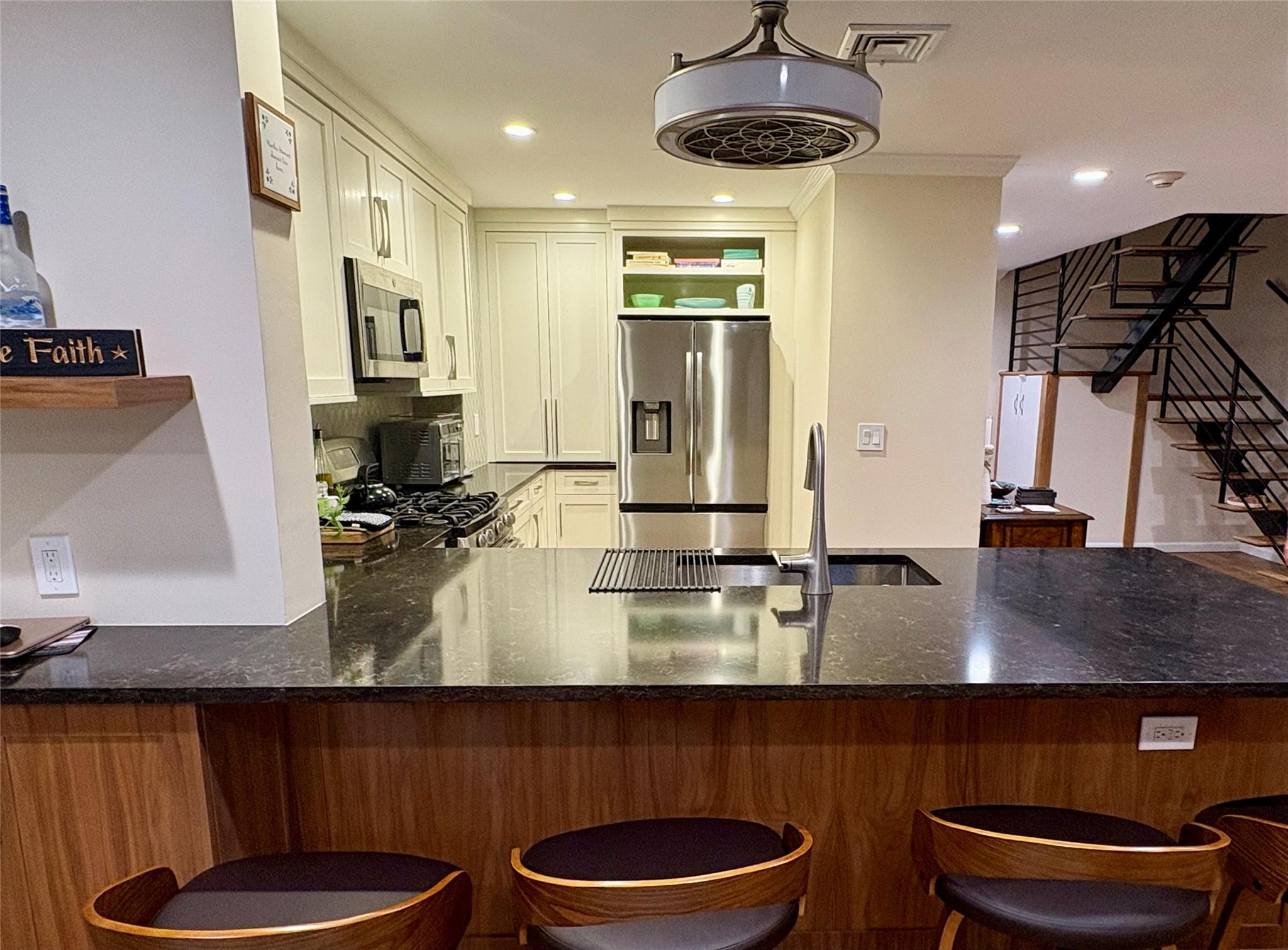 260 W Broadway 2B