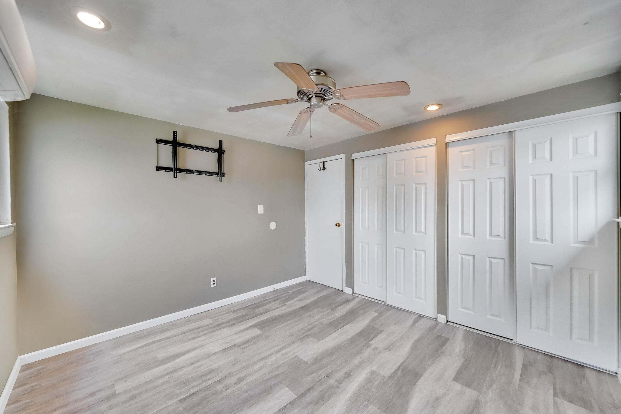 3114 Falcon Avenue, Medford, New York image 21