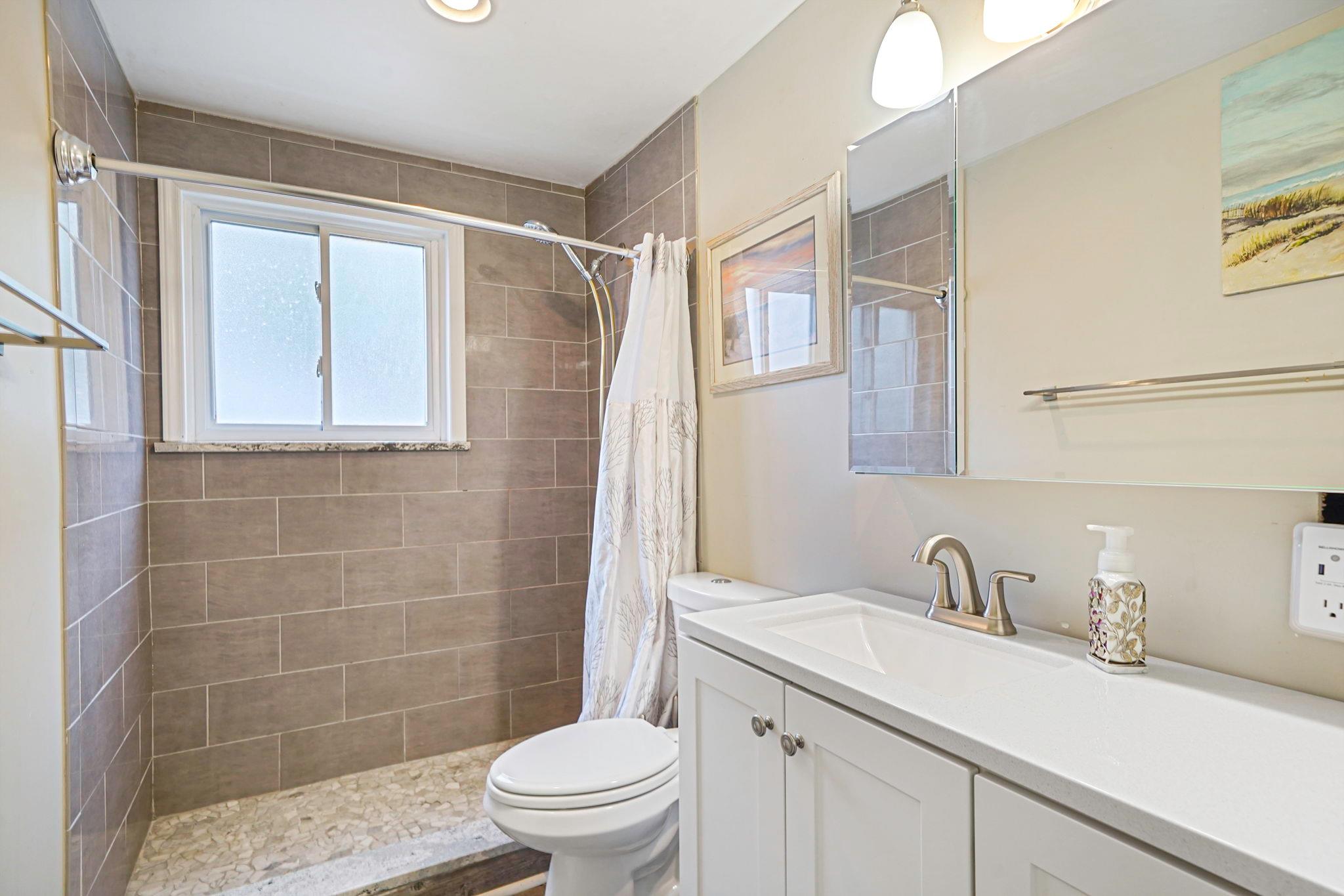 3114 Falcon Avenue, Medford, New York image 23