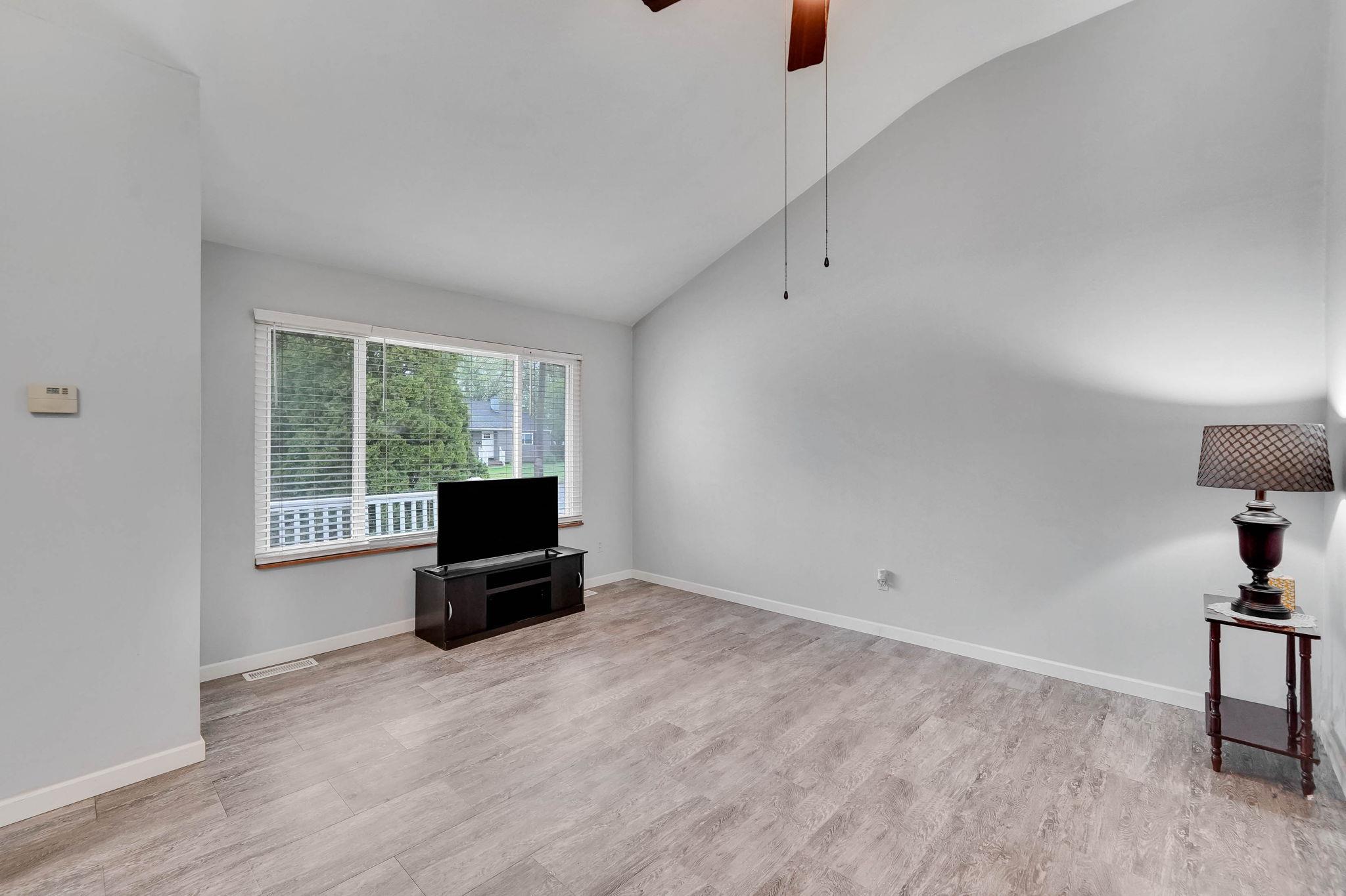 3114 Falcon Avenue, Medford, New York image 10