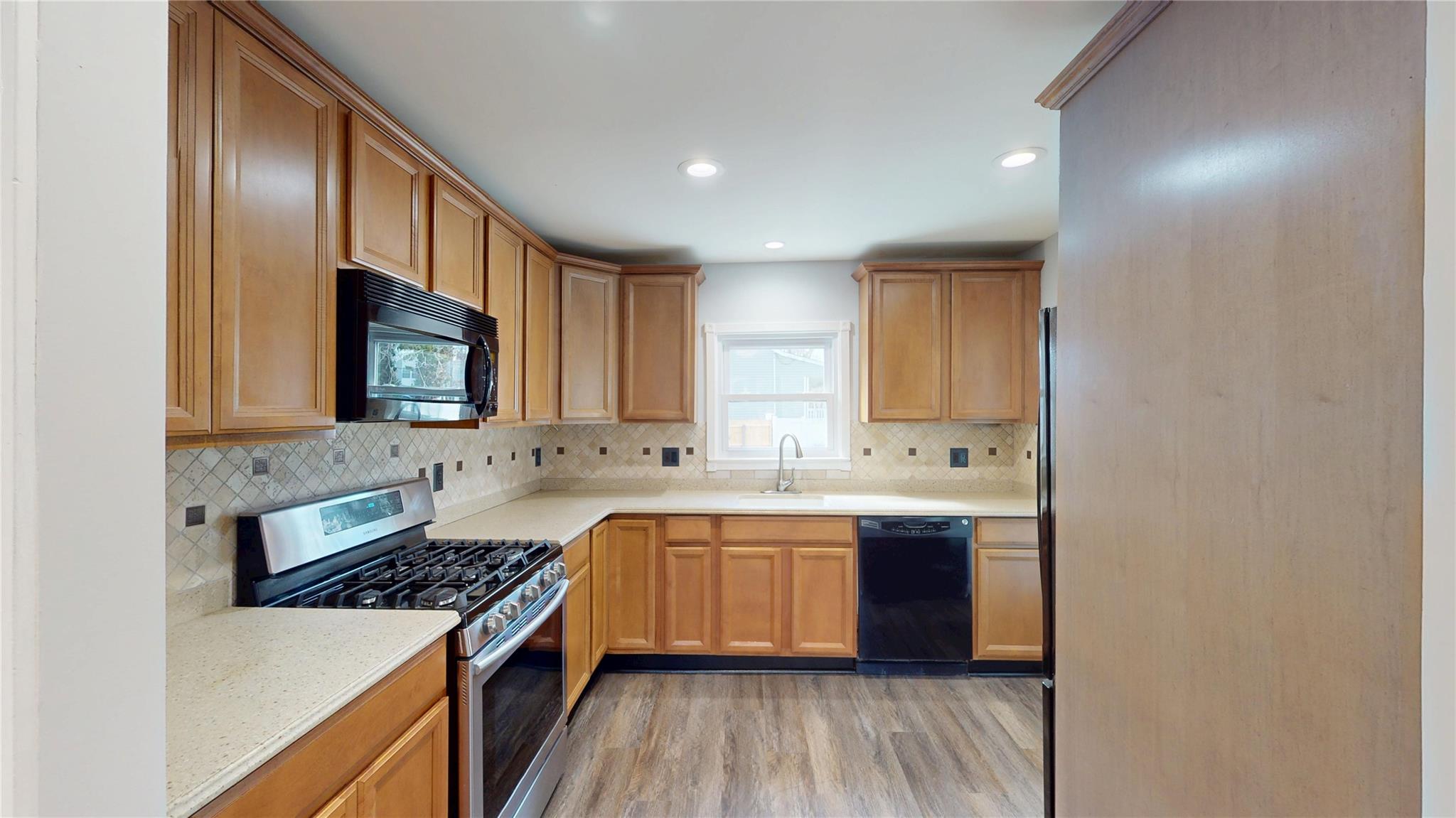 82 Fulton Avenue, Mastic, New York image 9
