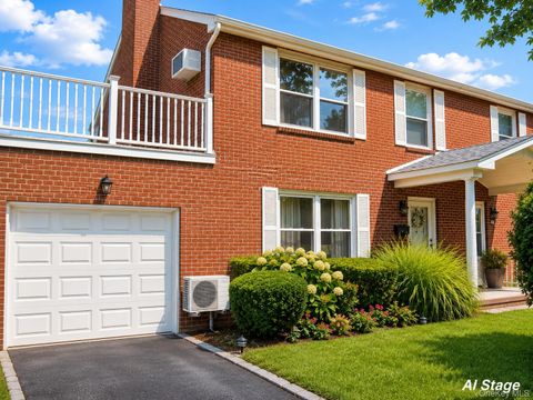 Multifamily For Rent - 121 Manhasset Avenue<br/> Manhasset, NY 11030