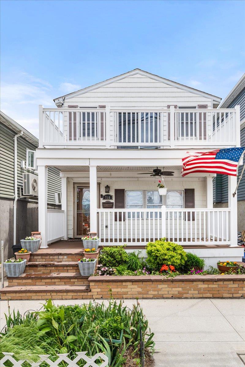 Cross Bay Boulevard, Broad Channel, Queens, NY - 3 Bedrooms  
2 Bathrooms  
6 Rooms - 