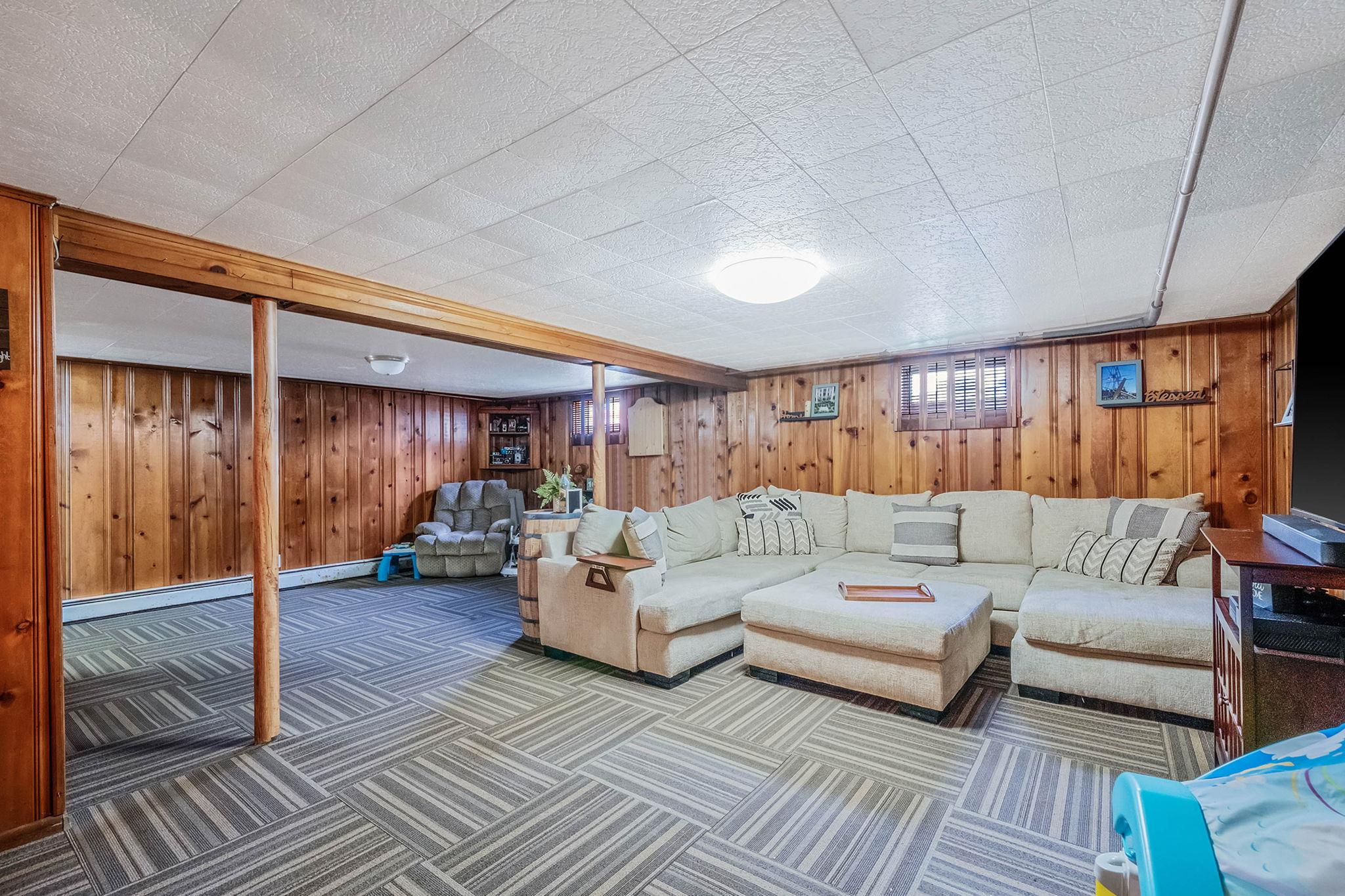 197 Arnold Avenue, West Babylon, New York image 8