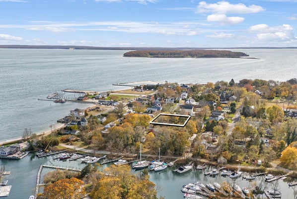 640 ORCHARD ST, NEW SUFFOLK, NY 11956 - Image d4fe2c679da466f5a63f5866122689dc/2829148815