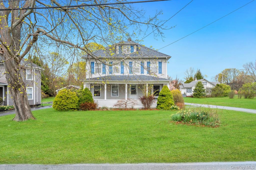 Photo of 17 West Lane, East Moriches, NY 11940 (MLS # 988655)