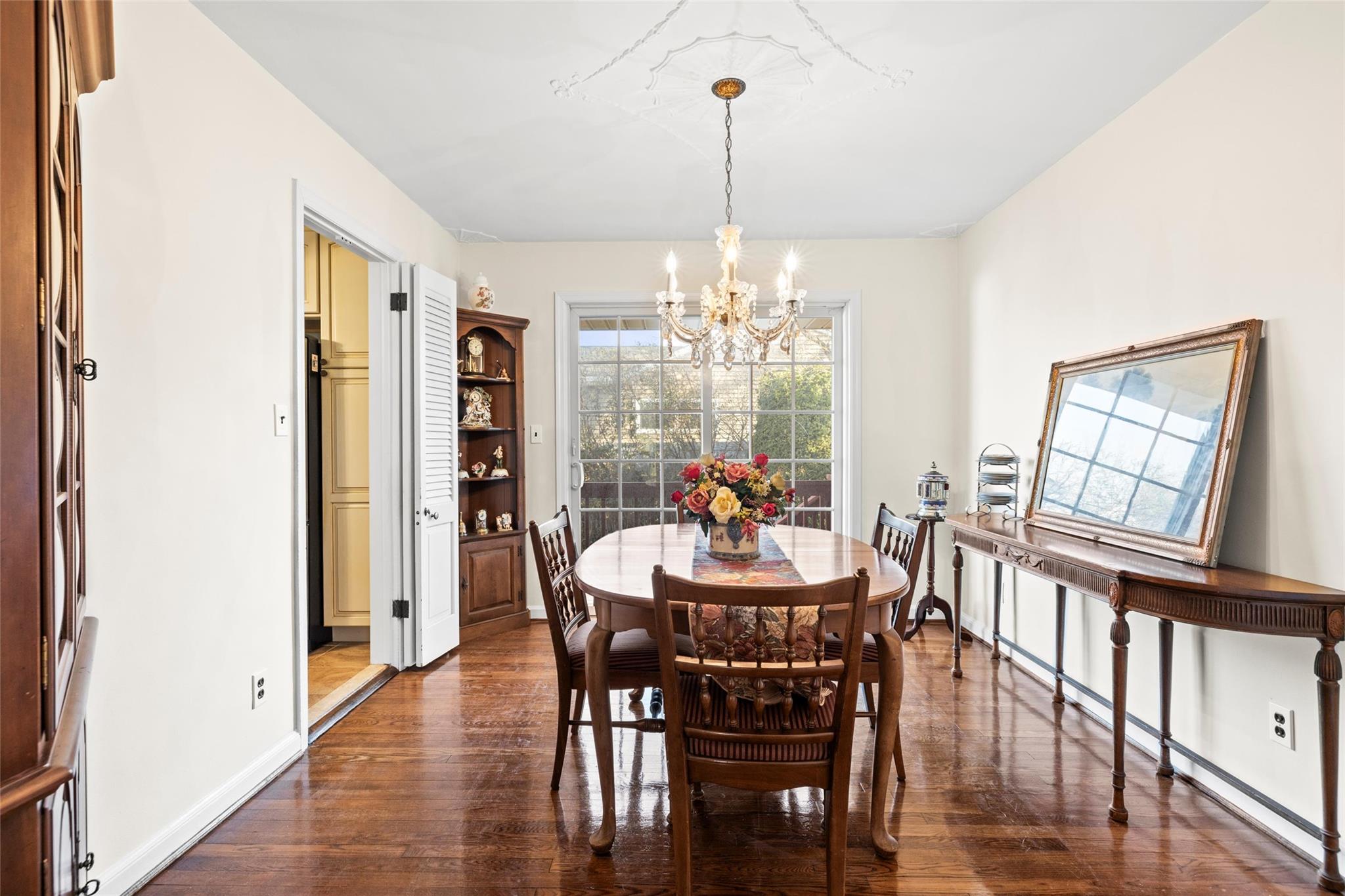 11 Peter Avenue, Bayville, New York image 9
