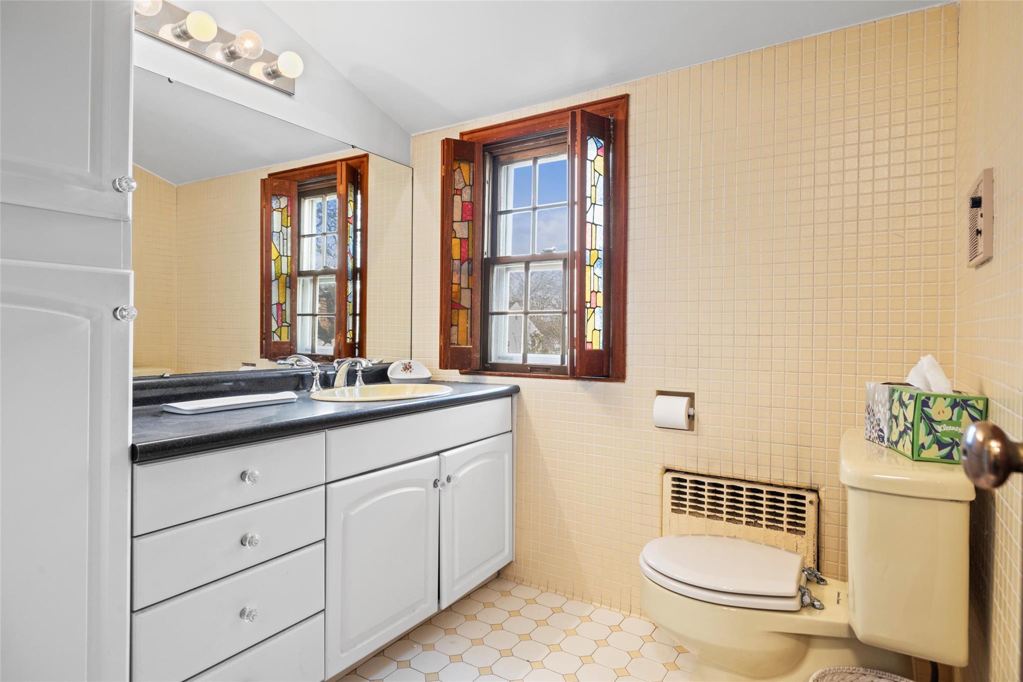 11 Peter Avenue, Bayville, New York image 23