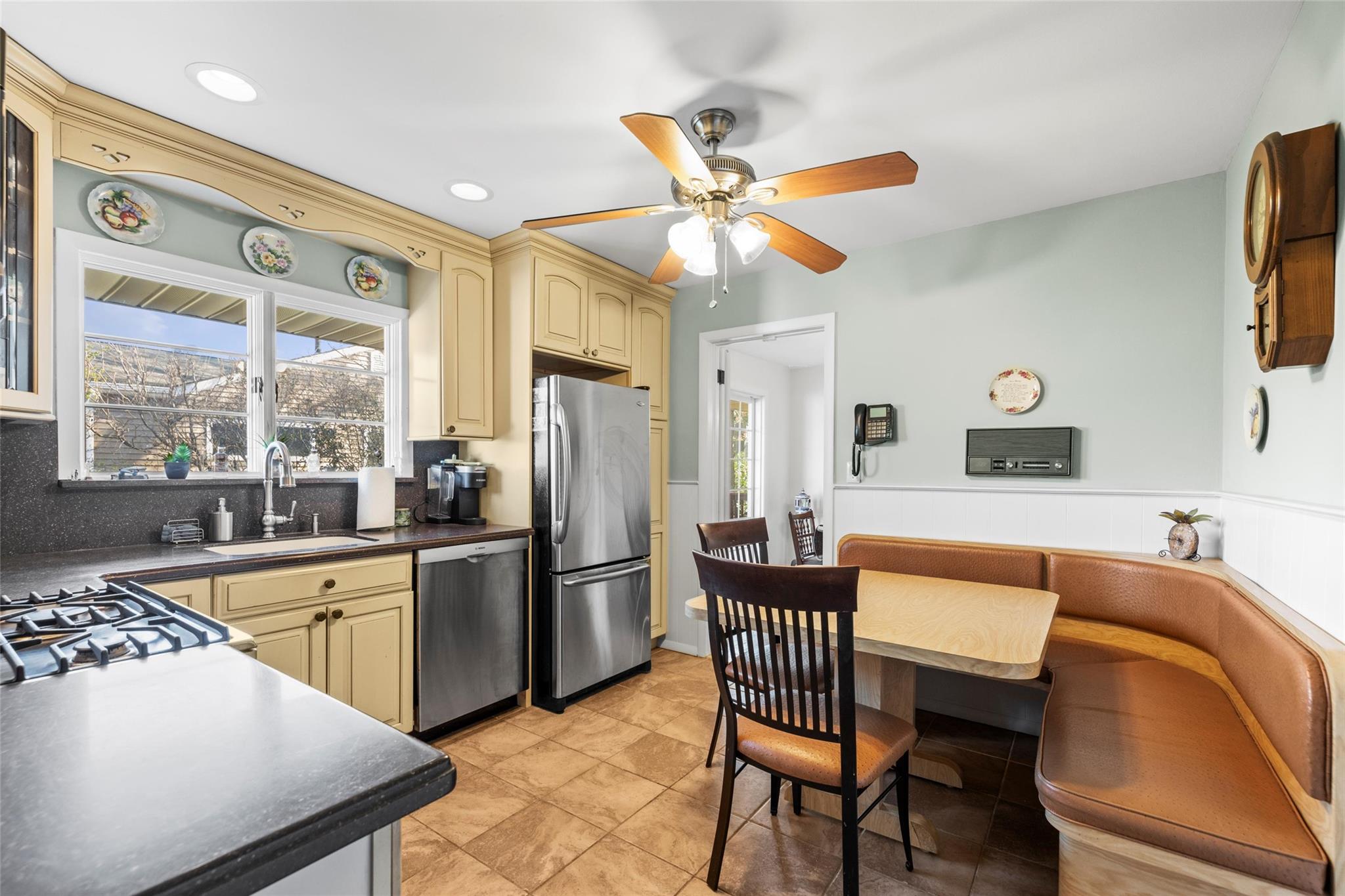 11 Peter Avenue, Bayville, New York image 4