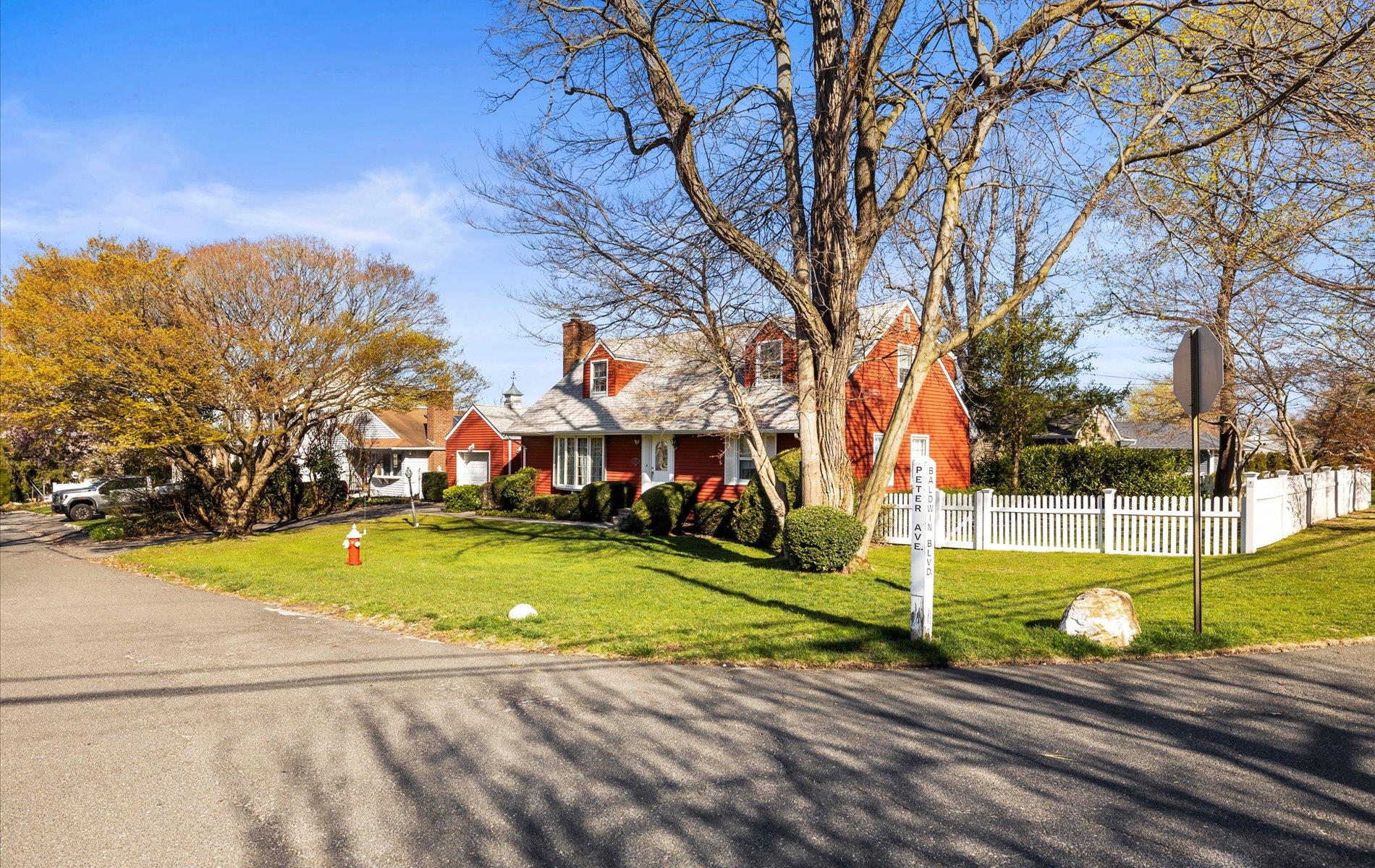11 Peter Avenue, Bayville, New York image 2