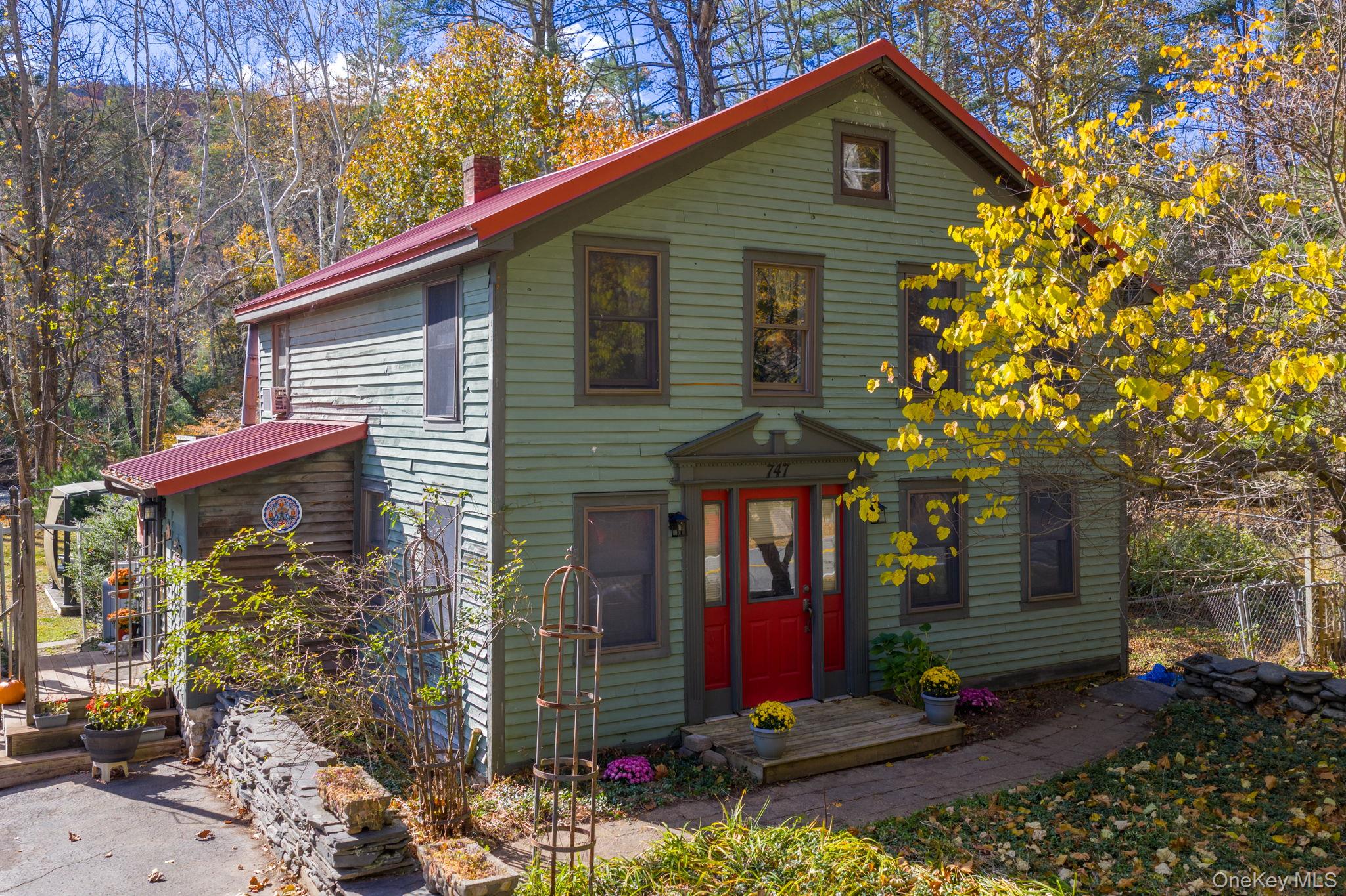 747 Oakland Valley Road