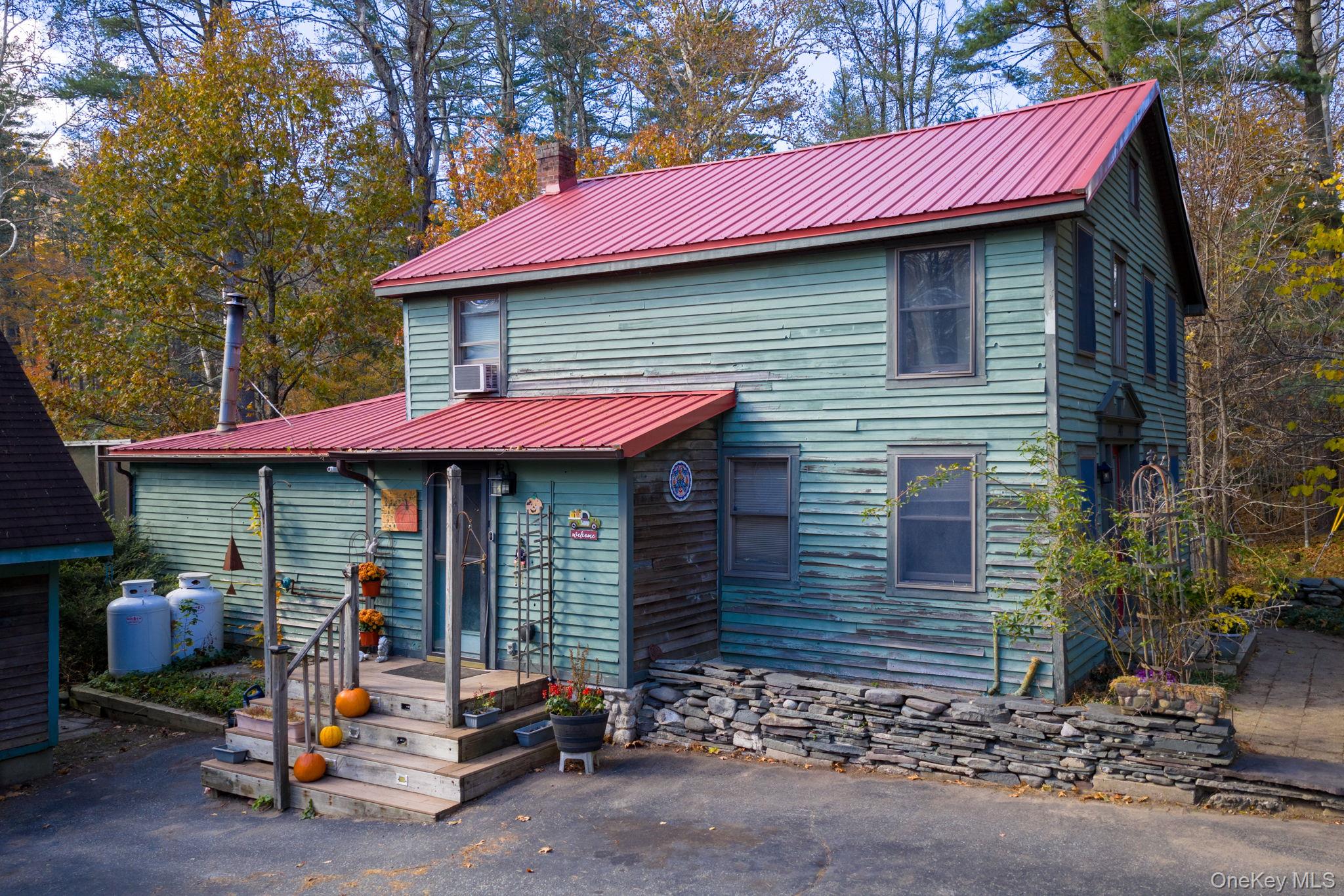 747 Oakland Valley Road