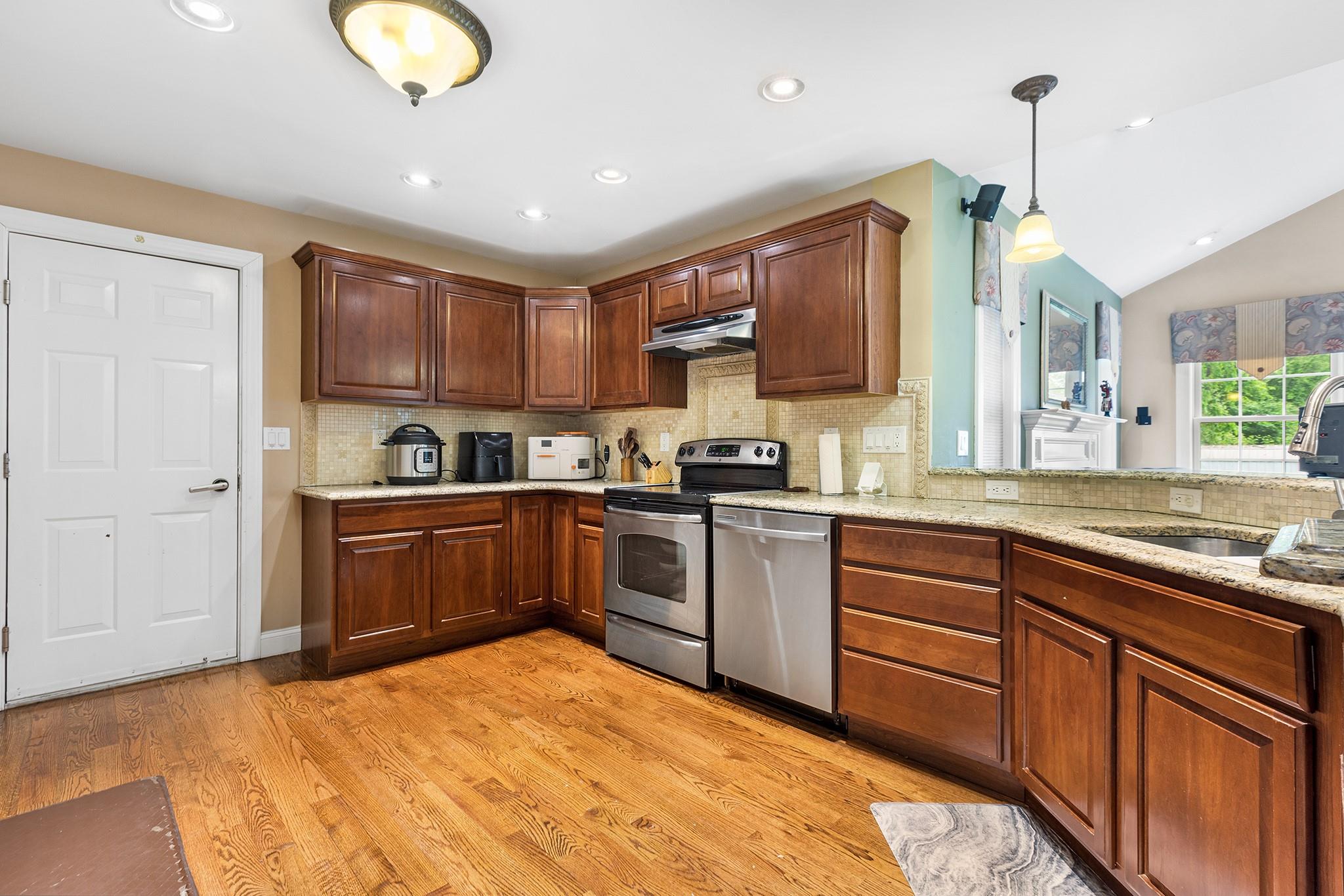135 Ray Boulevard, Poughkeepsie, New York image 10