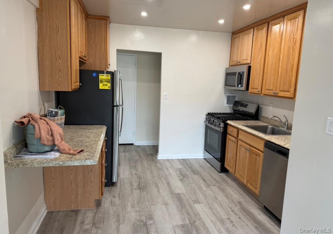 854 East Broadway 7F