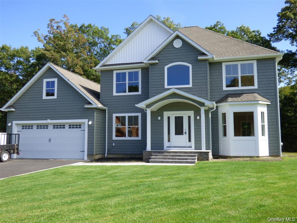 Photo of 5 Lakeland Woods Court #5, Ronkonkoma, NY 11749 (MLS # 1067500)