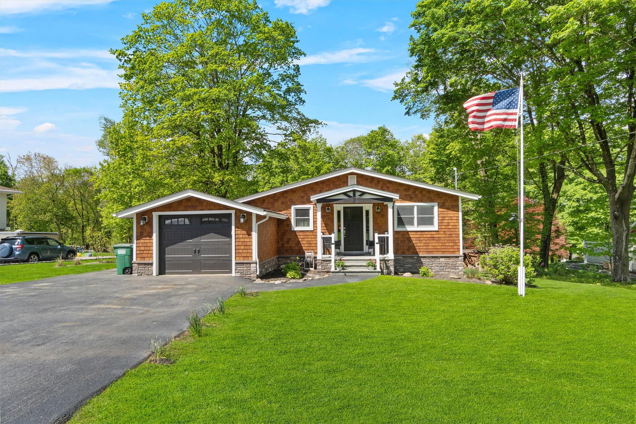 153 Gleneida Ridge Road