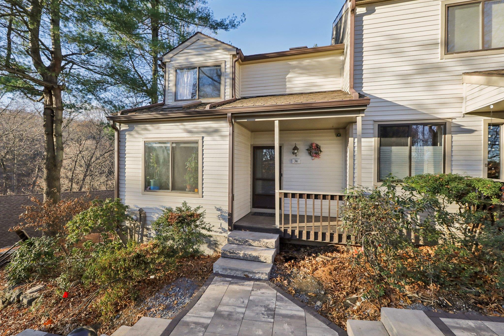 74 Pheasant Run, Millwood, New York image 2