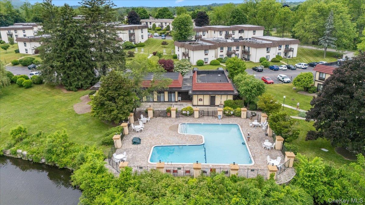 8 Loudon Drive 13