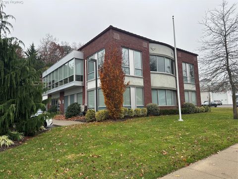 Photo of 1092 W Jericho Turnpike #2N, Commack, NY 11725 (MLS # 951029)