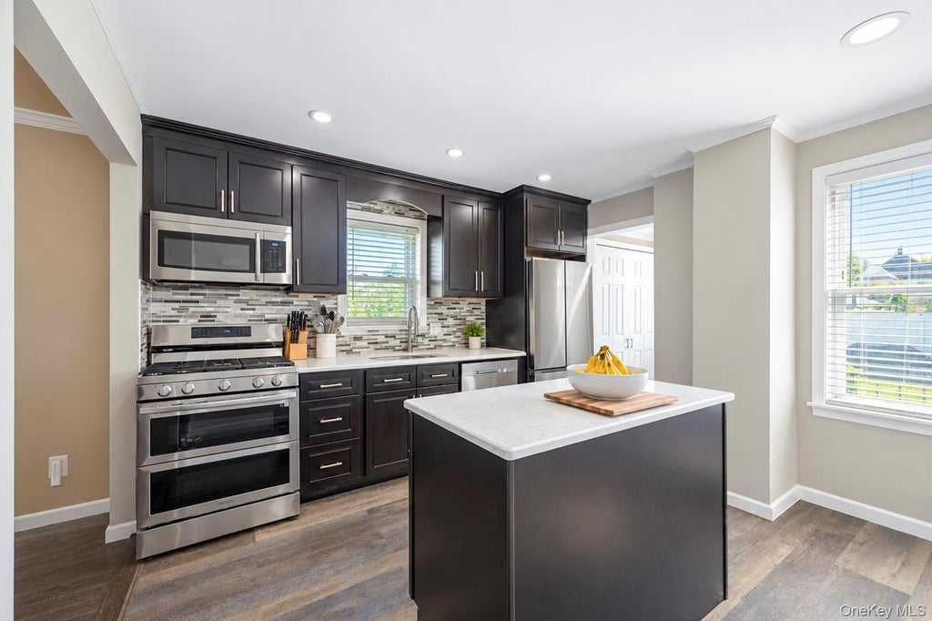 Photo of 63 S Franklin Avenue, Valley Stream, NY 11580 (MLS # 1050399)