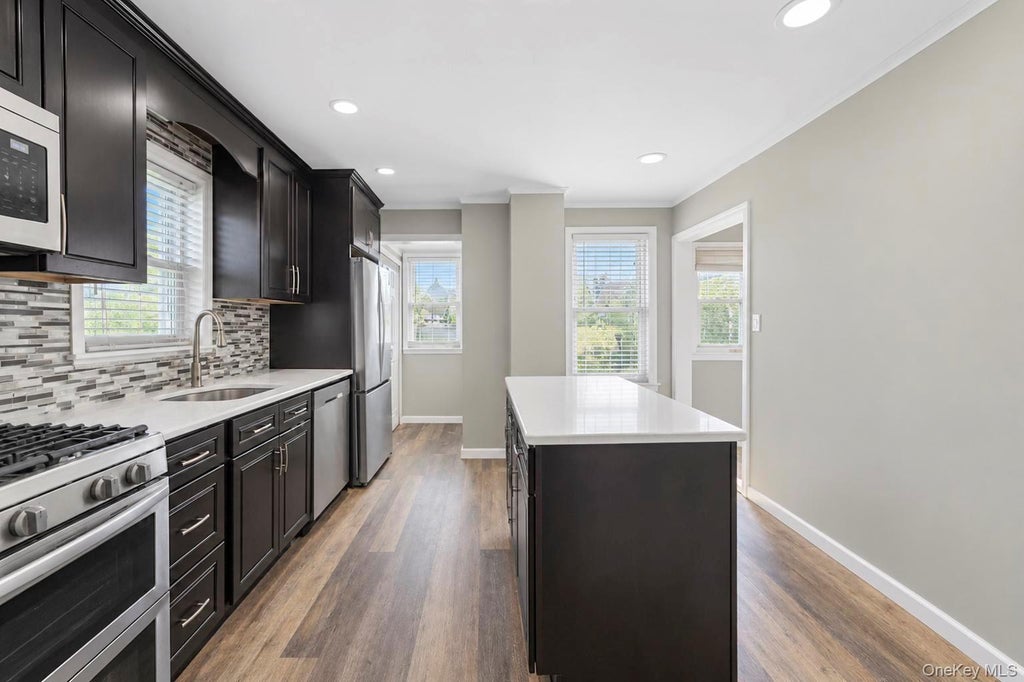 Photo of 63 S Franklin Avenue, Valley Stream, NY 11580 (MLS # 1050399)